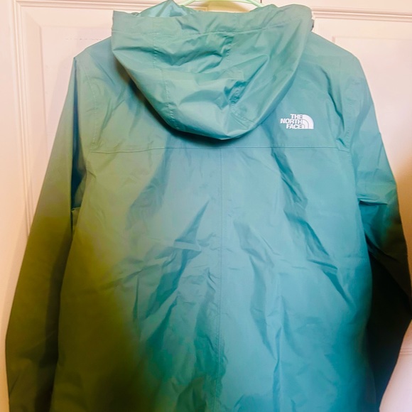 The North Face Women's Antora Jacket BNWTS - Picture 2 of 8